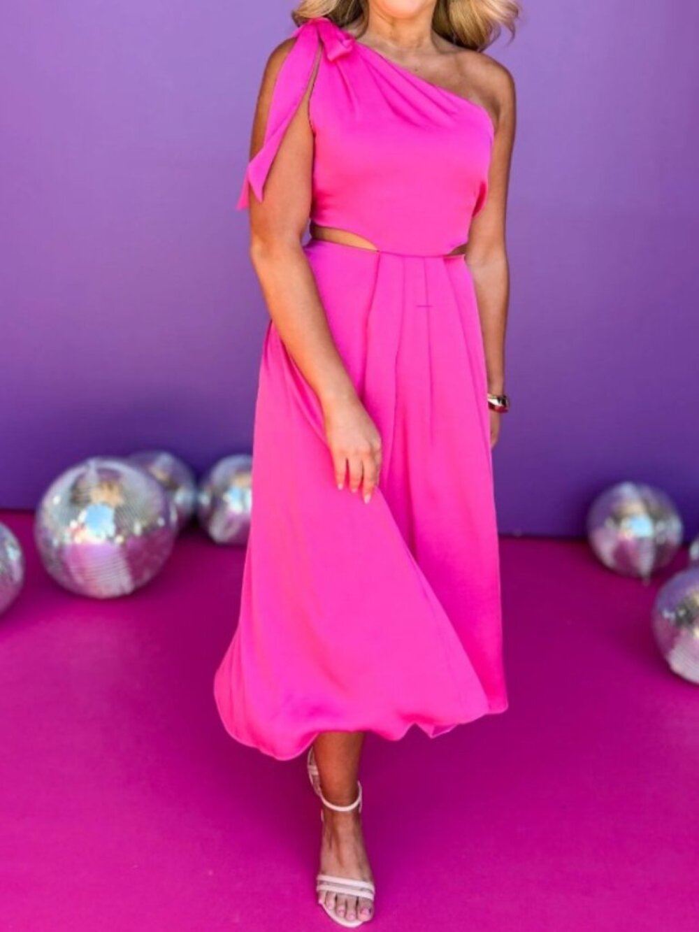 TYCHE Cut-Out Midi In Fuchsia